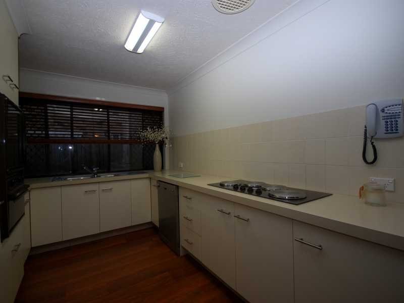 Unit 1/12 Snowgum Crt, Burleigh Waters QLD 4220