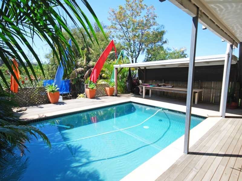 38 Hillcrest Parade, Miami QLD 4220