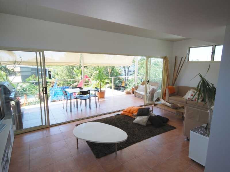 38 Hillcrest Parade, Miami QLD 4220