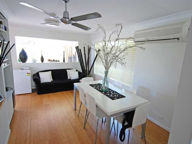 38 Hillcrest Parade, Miami QLD 4220
