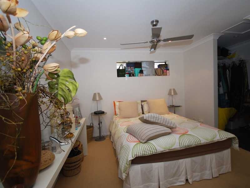 38 Hillcrest Parade, Miami QLD 4220