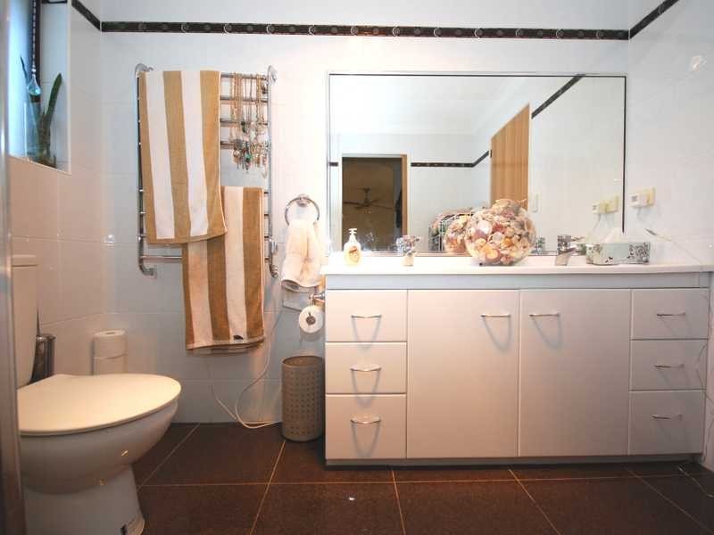 38 Hillcrest Parade, Miami QLD 4220