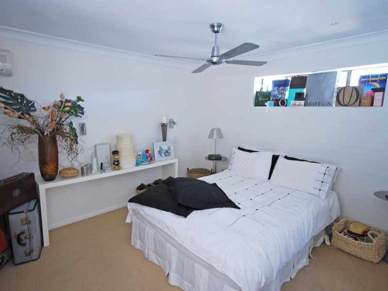 38 Hillcrest Parade, Miami QLD 4220