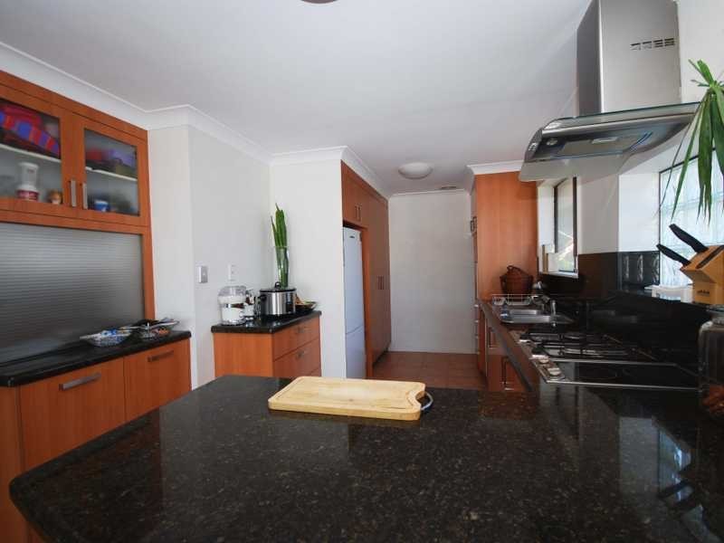 38 Hillcrest Parade, Miami QLD 4220