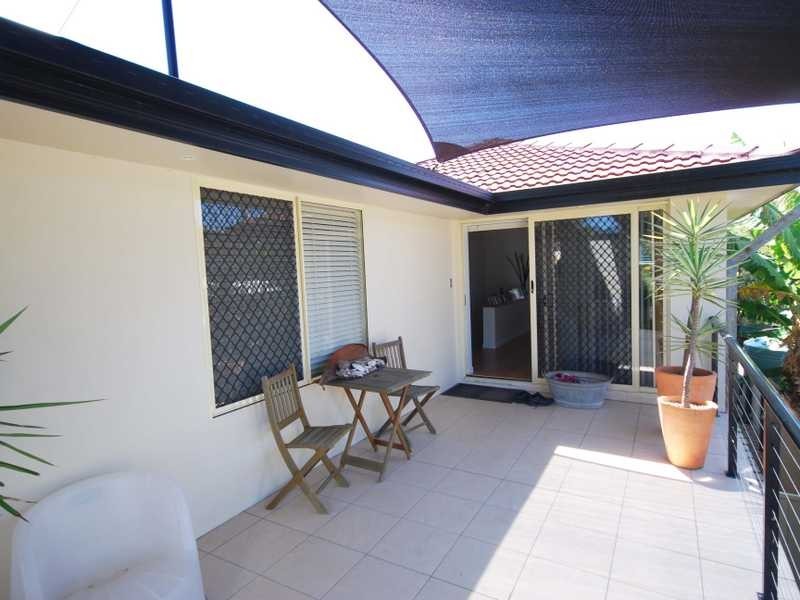 38 Hillcrest Parade, Miami QLD 4220