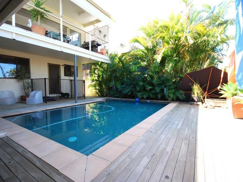 38 Hillcrest Parade, Miami QLD 4220