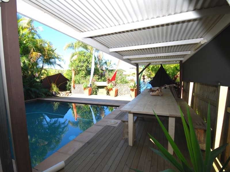 38 Hillcrest Parade, Miami QLD 4220