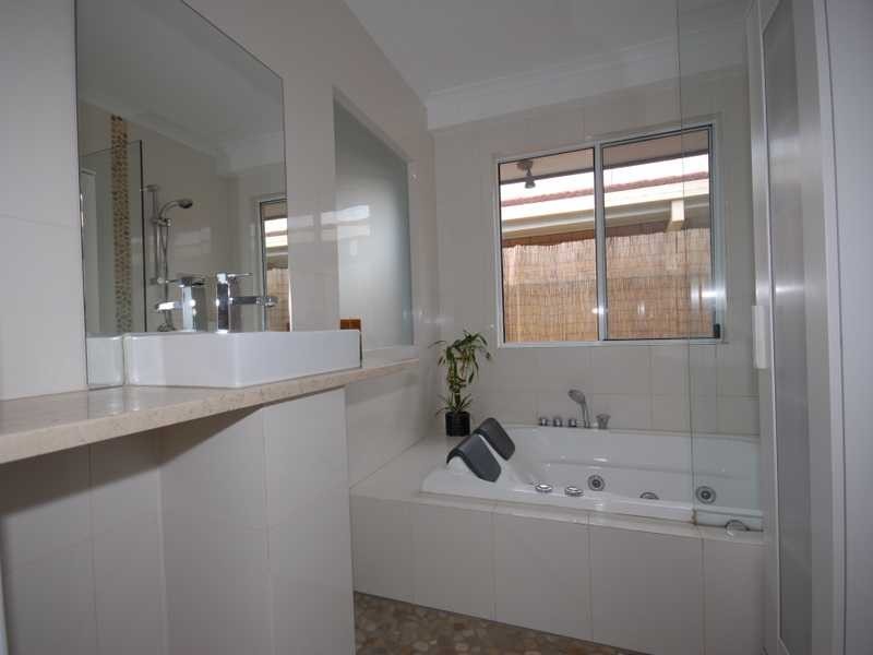 106 Chainey Ave, Miami QLD 4220