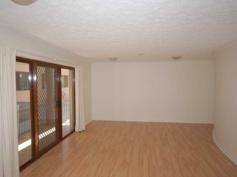 Unit 2/1 Burrubee Street, Burleigh Heads QLD 4220