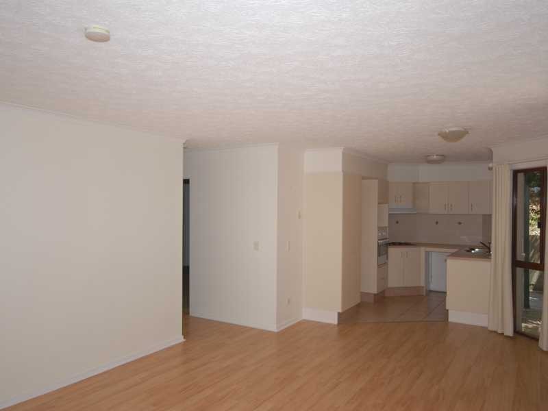 Unit 2/1 Burrubee Street, Burleigh Heads QLD 4220