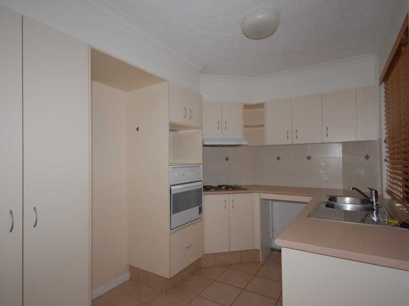 Unit 2/1 Burrubee Street, Burleigh Heads QLD 4220