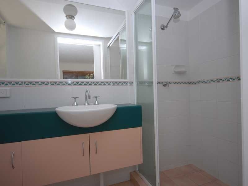 Unit 2/1 Burrubee Street, Burleigh Heads QLD 4220