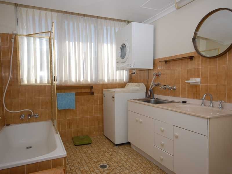 Unit 42/30 The Esplanade, Burleigh Heads QLD 4220