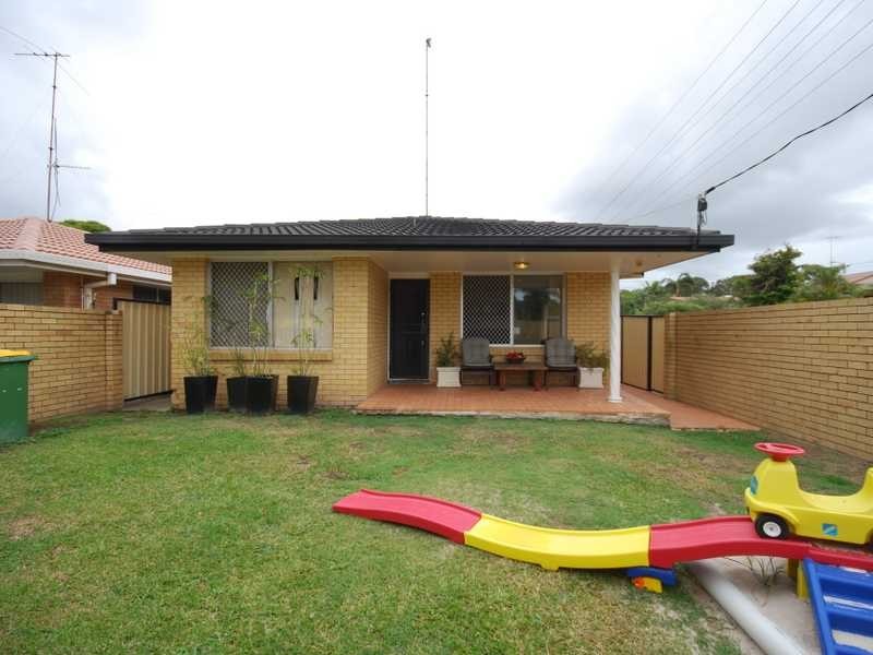 112 Chainey Ave, Miami QLD 4220