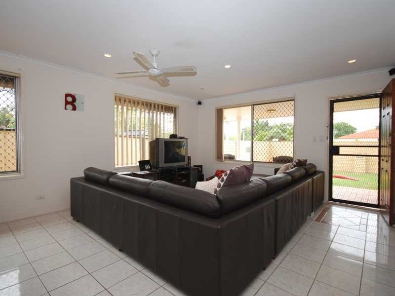 112 Chainey Ave, Miami QLD 4220
