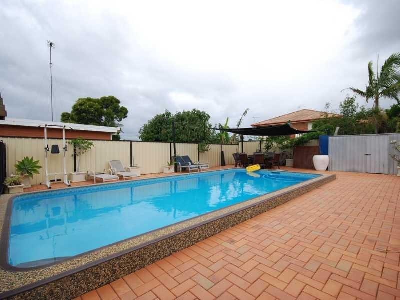 112 Chainey Ave, Miami QLD 4220