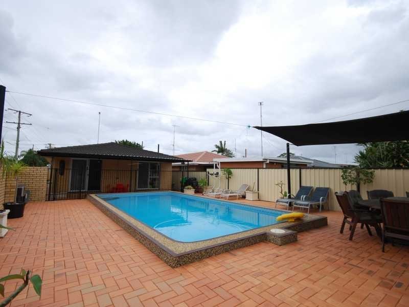 112 Chainey Ave, Miami QLD 4220