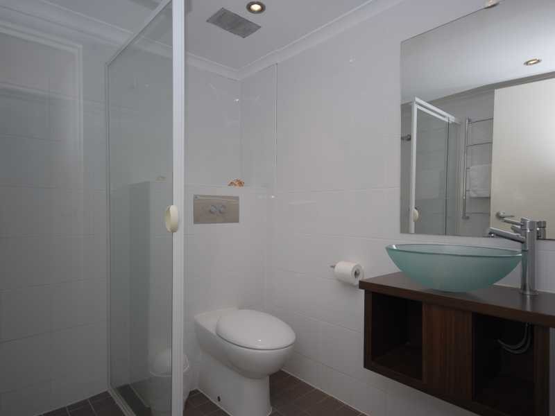 17/32 The Esplanade, Burleigh Heads QLD 4220
