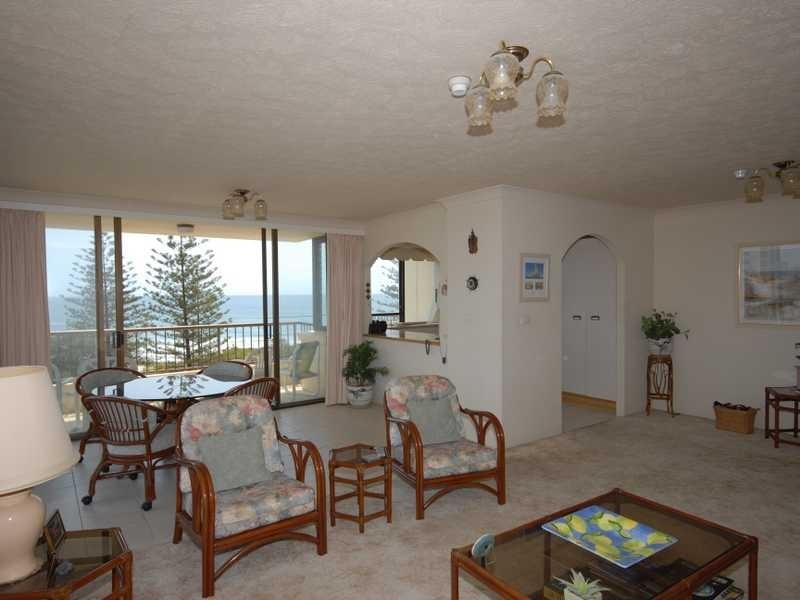 Unit 18/114 The Esplanade, Burleigh Heads QLD 4220