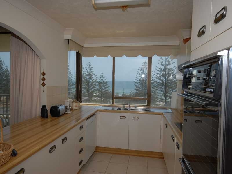 Unit 18/114 The Esplanade, Burleigh Heads QLD 4220
