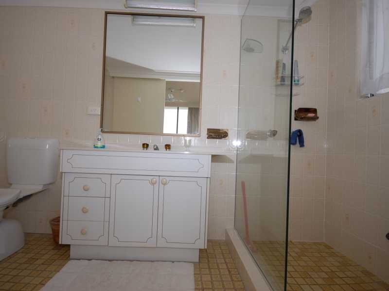 Unit 18/114 The Esplanade, Burleigh Heads QLD 4220