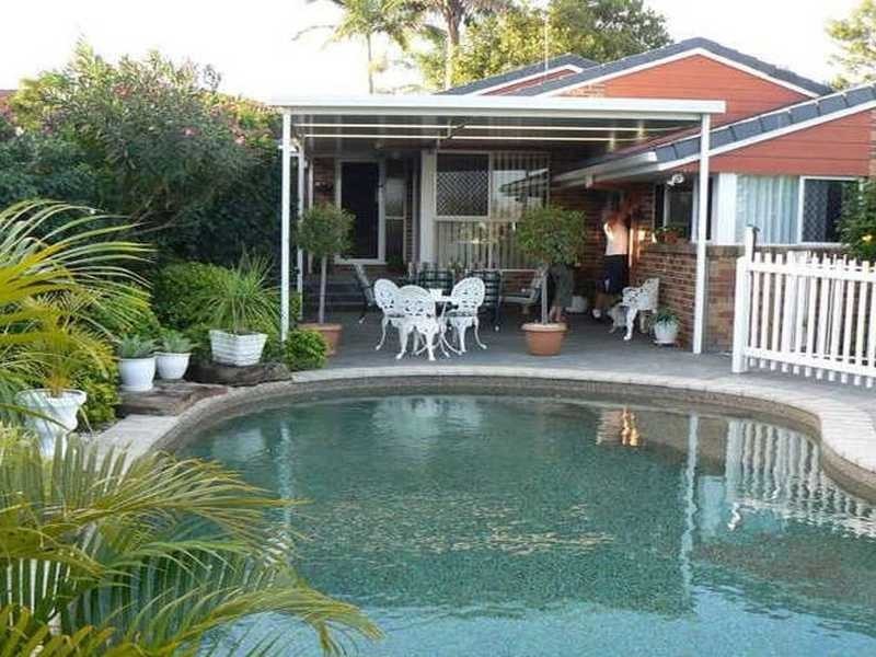 38 Beaconsfield Drive, Burleigh Waters QLD 4220