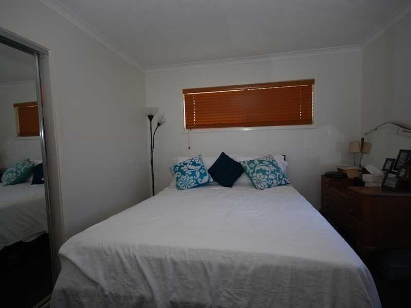 19 Clinton Ave, Burleigh Waters QLD 4220