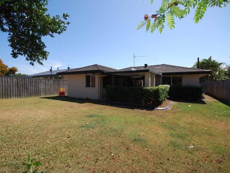 19 Clinton Ave, Burleigh Waters QLD 4220