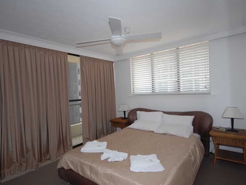 27/114 The Esplanade, Burleigh Heads QLD 4220