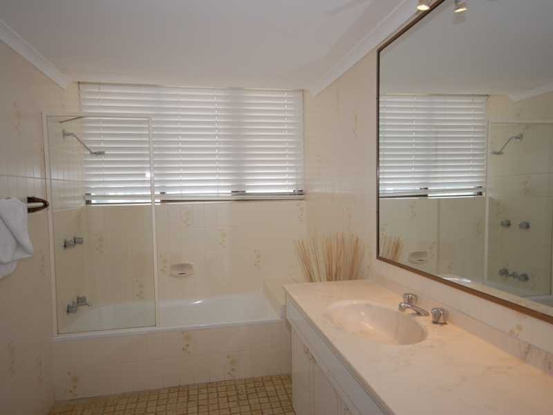 27/114 The Esplanade, Burleigh Heads QLD 4220