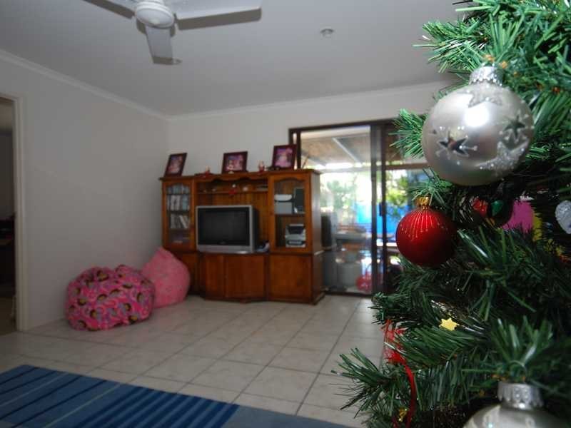 15 Newstead Street, Burleigh Waters QLD 4220