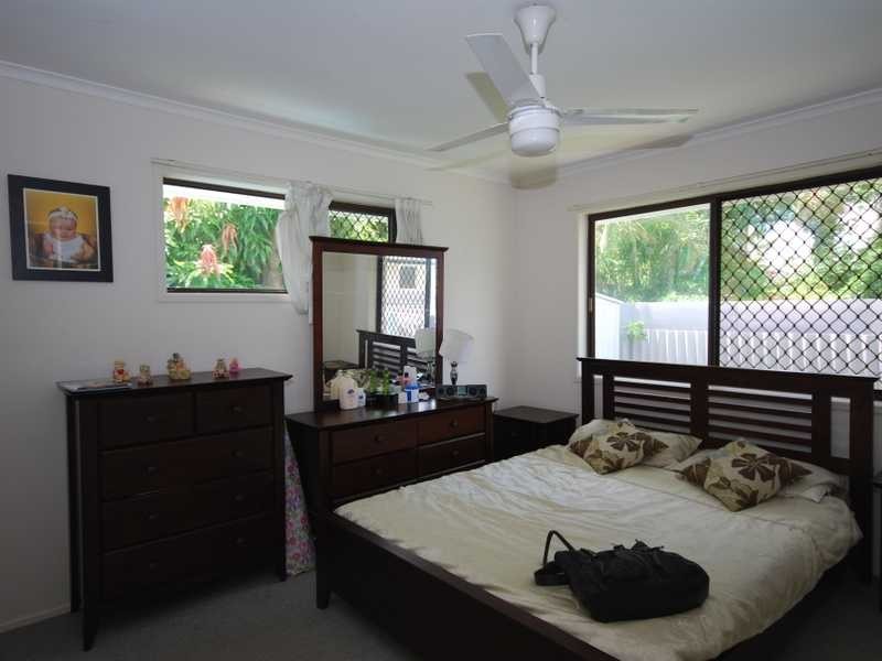 15 Newstead Street, Burleigh Waters QLD 4220