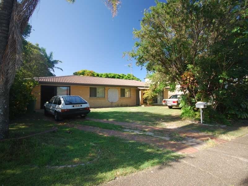 11 Nundah Avenue, Miami QLD 4220