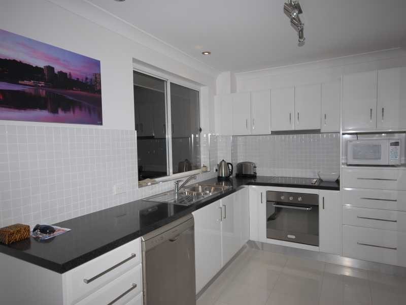 Unit 16/29 West Burleigh Road, Burleigh Heads QLD 4220