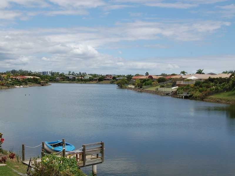 5 Cumberland Dr, Varsity Lakes QLD 4227