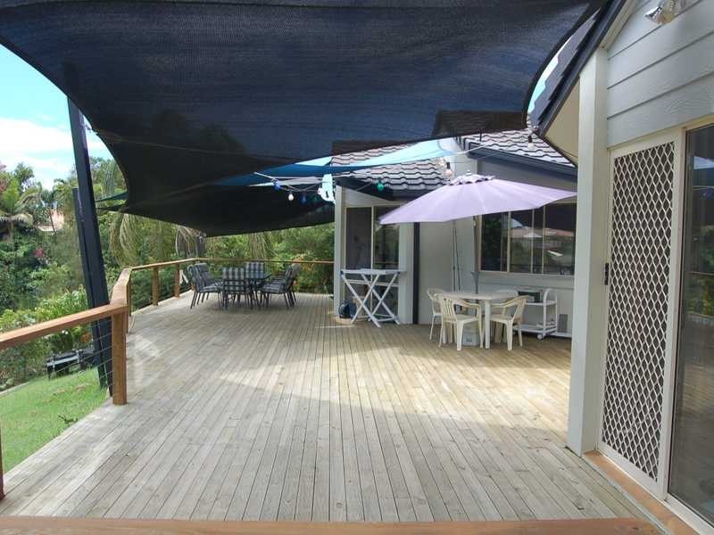 5 Cumberland Dr, Varsity Lakes QLD 4227