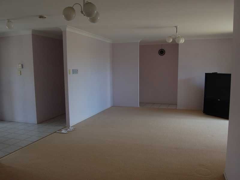 5 Cumberland Dr, Varsity Lakes QLD 4227