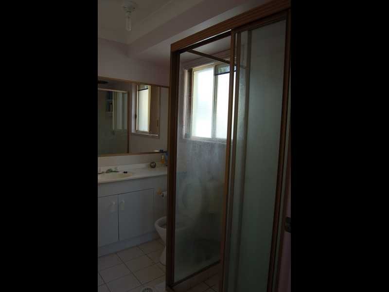 5 Cumberland Dr, Varsity Lakes QLD 4227