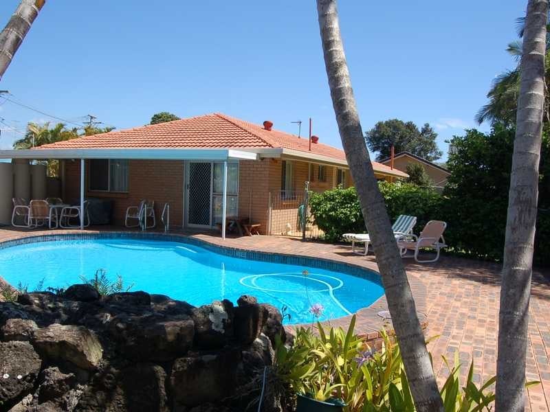 61 Bluejay St, Burleigh Waters QLD 4220