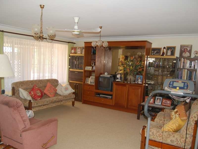 61 Bluejay St, Burleigh Waters QLD 4220