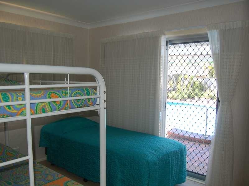 61 Bluejay St, Burleigh Waters QLD 4220