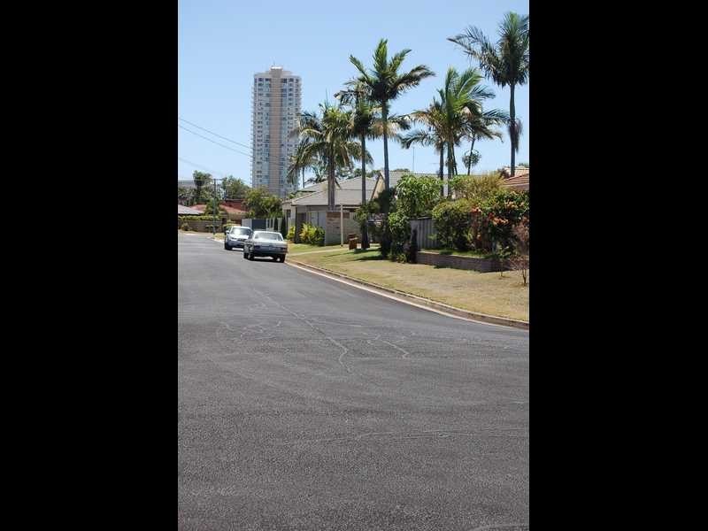 27 Kestrel Dr, Burleigh Waters QLD 4220