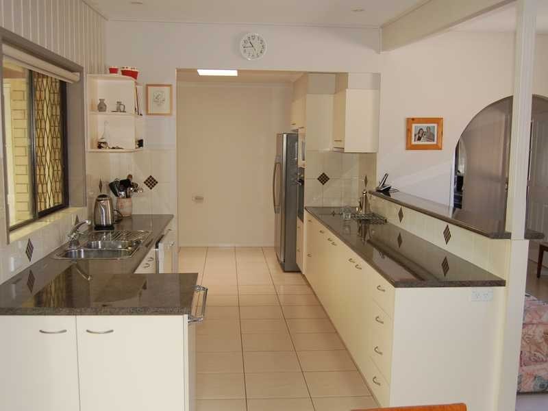 27 Kestrel Dr, Burleigh Waters QLD 4220