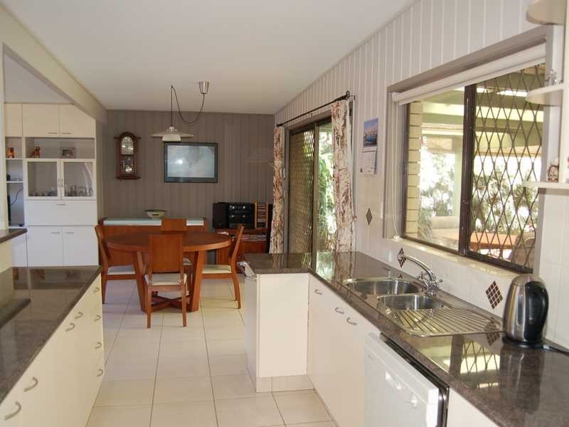 27 Kestrel Dr, Burleigh Waters QLD 4220