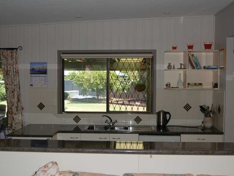 27 Kestrel Dr, Burleigh Waters QLD 4220