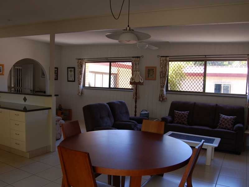 27 Kestrel Dr, Burleigh Waters QLD 4220