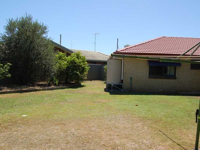 27 Kestrel Dr, Burleigh Waters QLD 4220