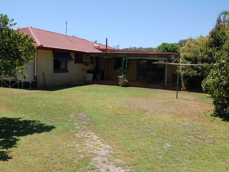 27 Kestrel Dr, Burleigh Waters QLD 4220