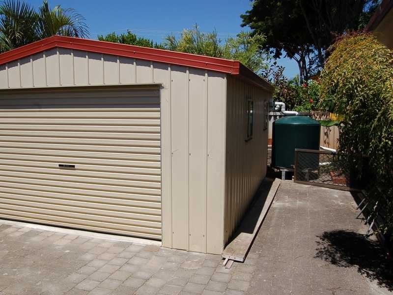 27 Kestrel Dr, Burleigh Waters QLD 4220