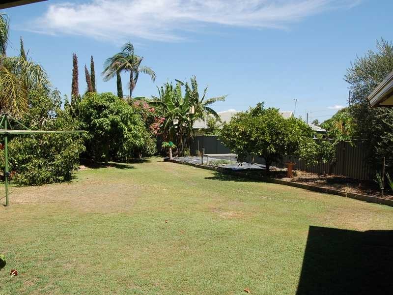 27 Kestrel Dr, Burleigh Waters QLD 4220